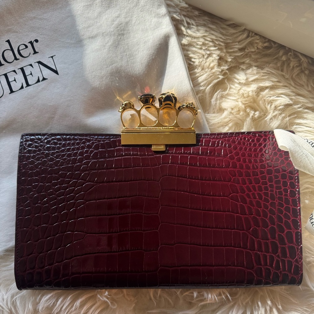 Alexander McQUEEN Croc-embossed Calf Skin Clutch, Burgundy | Skulls, Jewels